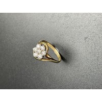 Ladies 9ct Yellow Gold Cubic Zirconia Flower Design Ring Fine Jewellery