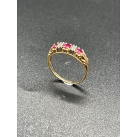 Ladies 9ct Yellow Gold Red Gemstone & Diamond Eye Catching Design Fine Jewellery