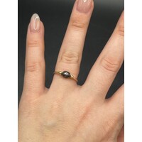 Ladies 9ct Yellow Gold Black Pearl Ring