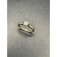 Ladies 9ct Yellow Gold Diamond Engagement Ring