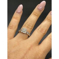 This Ladies 18ct White Gold Diamond Engagement Ring