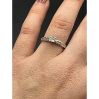 Ladies 18ct White Gold Diamond Engagement Ring