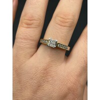 Ladies 9ct Yellow Gold Diamond Ring