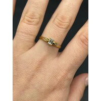 Ladies 18ct Yellow Gold Diamond Ring