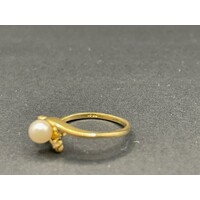 Ladies 18ct Yellow Gold White Pearl & Diamond Ring