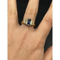 Ladies 9ct Yellow Gold Blue Gemstone and Diamond Chip Ring