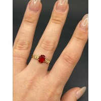 Ladies 9ct Yellow Gold Red Gemstone Ring