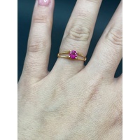 Ladies 21ct Yellow Gold Red Gemstone Ring