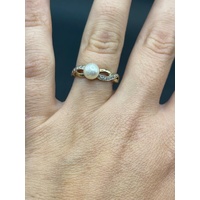 Ladies 9ct Yellow Gold White Pearl and Diamond Ring