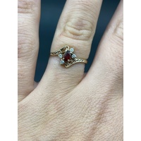 Ladies 9ct Yellow Gold Red Gemstone and CZ Ring