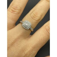 Ladies 9ct White Gold Diamond Ring