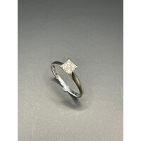 Ladies 9ct White Gold 4 Stone Diamond Ring