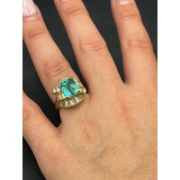 Ladies 18ct Yellow Gold Columbian Emerald and Diamond Ring