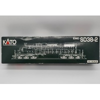 Kato Railroad Models HO Scale 37-6522 Chicago and North Western EMD SD38-2