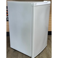 Inalto 84L 240V 3 Drawer Upright Freezer IUF92W