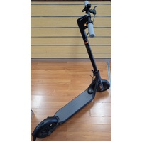 Segway Ninebot F25 Electric Scooter 20km Range 25Kph 100kg Load 10 Inch Tyres