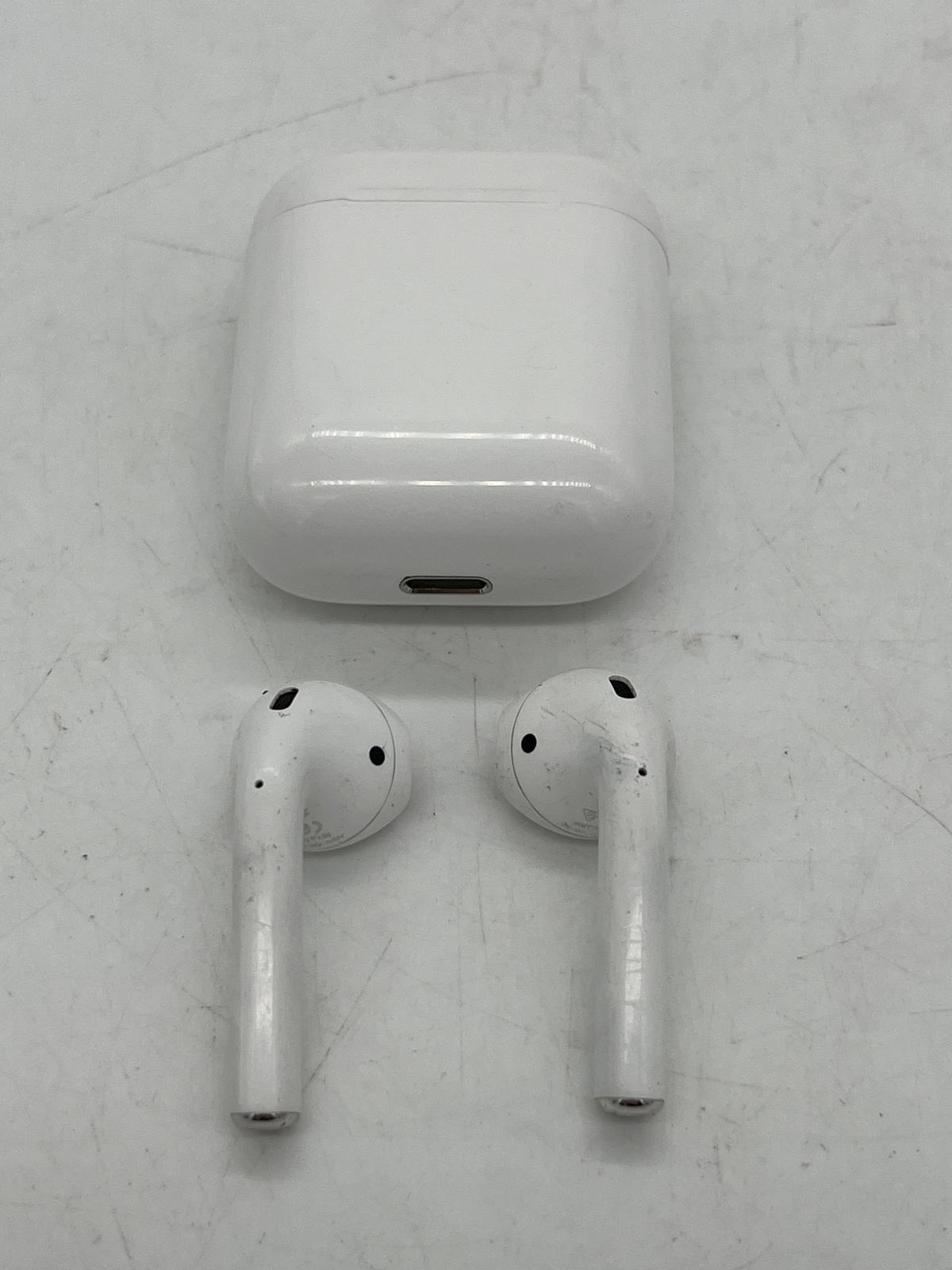 Apple Airpods A1602 2nd Generation with Charging Case - White (Pre-owned)