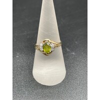 Ladies 9ct Yellow Gold Green Stone & Diamond Ring (Pre-owned)