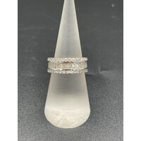 Ladies 9ct White Gold Cubic Zirconia Ring (Pre-Owned)