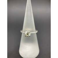 This Ladies 18ct white gold diamond engagement ring