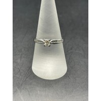 Ladies 18ct White Gold Diamond Engagement Ring