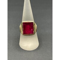 Ladies 9ct Yellow Gold Red Gemstone Ring