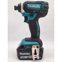 Makita DTD152 18V LXT 165Nm Cordless Impact Driver with 3.0Ah Battery