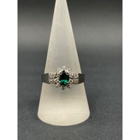 Ladies 18ct White Gold Green Gemstones and Diamond Ring