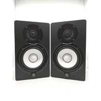 Yamaha HS5 45W Powered Studio Pair Monitor Speakers and Power Cables