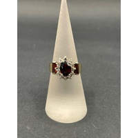 Ladies 9ct Yellow Gold Red Gemstone Ring