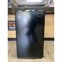 ChiQ CSR089DB 90L Single Door Bar Fridge Black Tempered Glass Shelves Low Noise