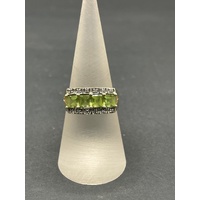 Ladies 9ct Yellow Gold Green Gemstone and Diamond Ring