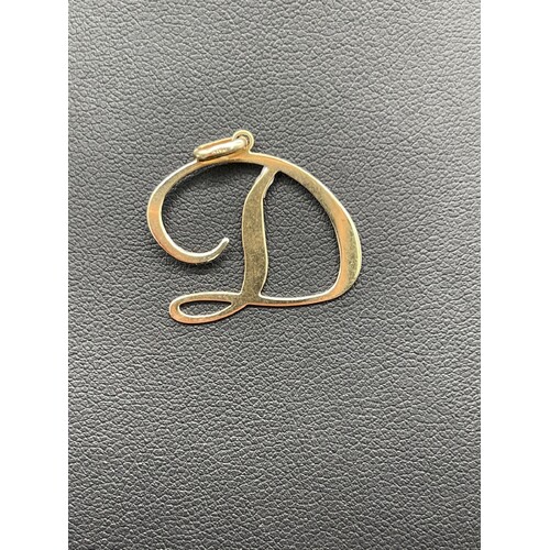 Ladies 9ct Yellow Gold Letter D Pendant (Pre-Owned)