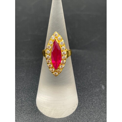 Ladies 22ct Yellow Gold Gemstone Ring (Pre-Owned)