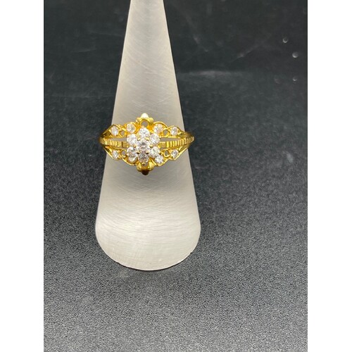 Ladies 21ct Yellow Gold Cubic Zirconia Ring (Pre-Owned)