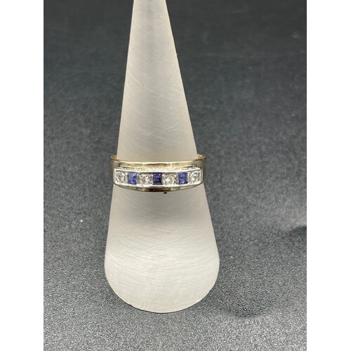 Ladies 9ct Yellow Gold Blue Gemstone & Diamond Ring (Pre-Owned)