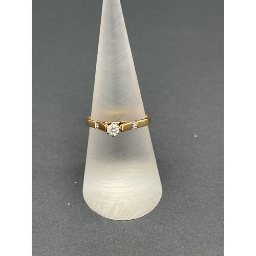 Ladies 18ct Yellow Gold Diamond Ring (Pre-Owned)