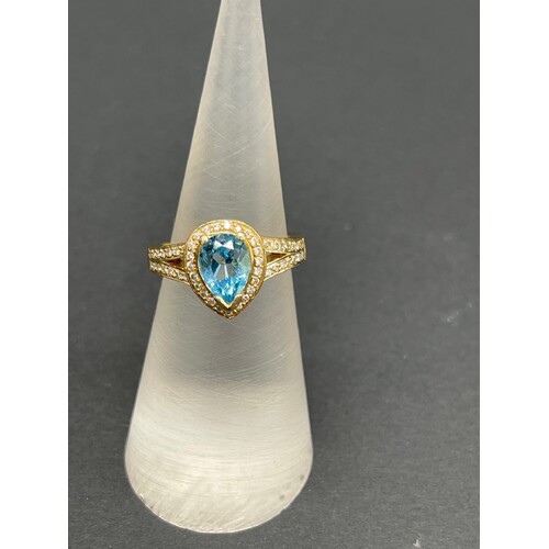 Ladies 18ct Yellow Gold turquoise and Diamond Ring (Pre-Owned)