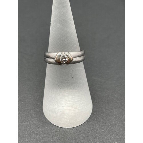 Ladies 18ct White Gold Diamond Ring (Pre-Owned)