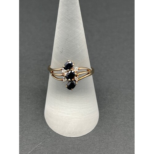 Ladies 9ct Yellow Gold Gemstone Ring (Pre-Owned)