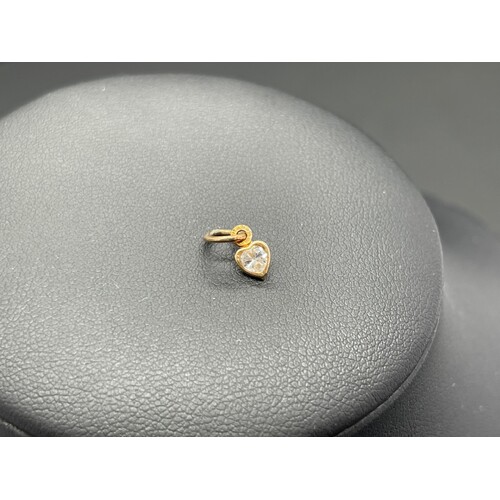 Ladies 9ct Yellow Gold Heart Shape Pendant (Pre-Owned)