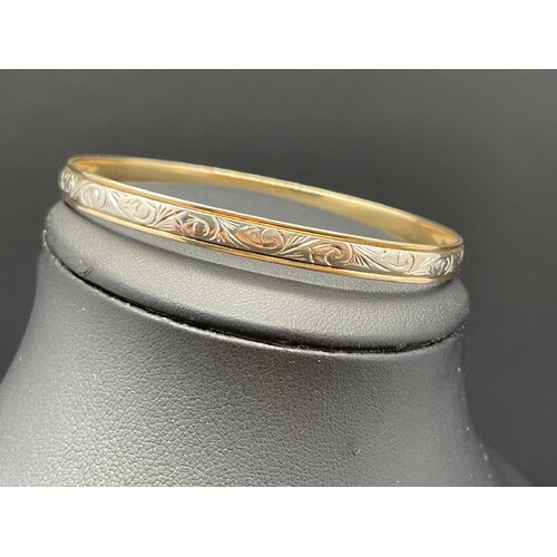 Ladies 9ct Two Tone Round Bangle