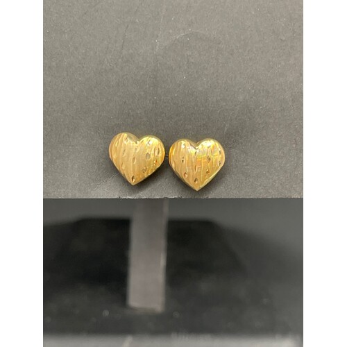 Ladies 18ct Yellow Gold Heart Shape Stud Earrings