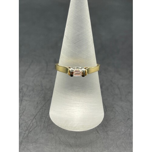 Ladies 18ct Yellow Gold Solitaire Emerald Cut Diamond Ring