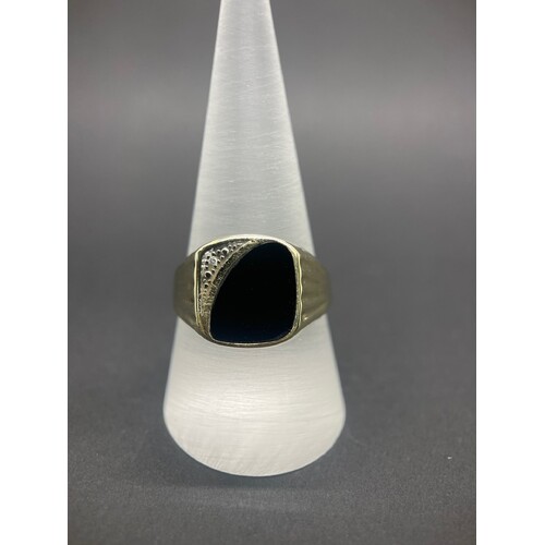 Men's 9ct Yellow Gold Black Gemstone and Diamond Ring