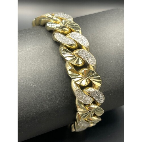 Mens 9ct Yellow Gold Diamond Cut/ Sanblast Curb Link Bracelet