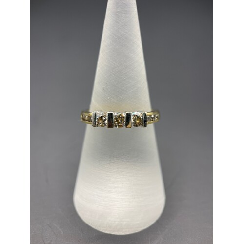 Ladies 18ct Yellow Gold Diamond Ring