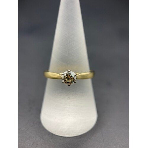 Ladies 18ct Yellow Gold Brillant Cut Solitaire Diamond Ring