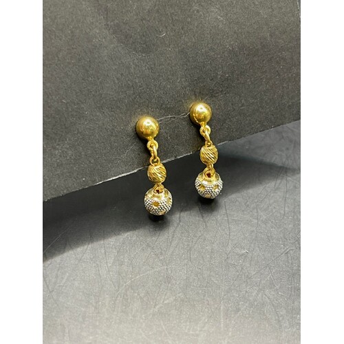 Ladies 21ct Yellow Gold Dangle Earrings