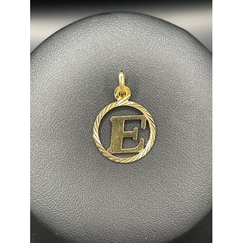 Unisex 18ct Yellow Gold Letter E Pendant